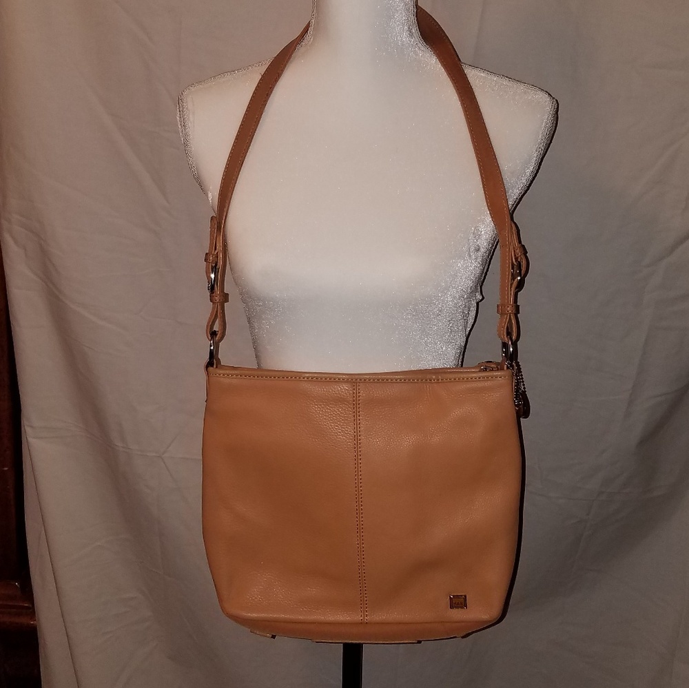Like new condition Camila leather the Sak shoulder